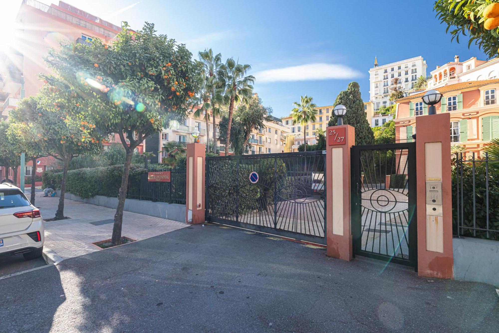 Intercontinental Superbe Appartement Avec Piscine Menton Ngoại thất bức ảnh